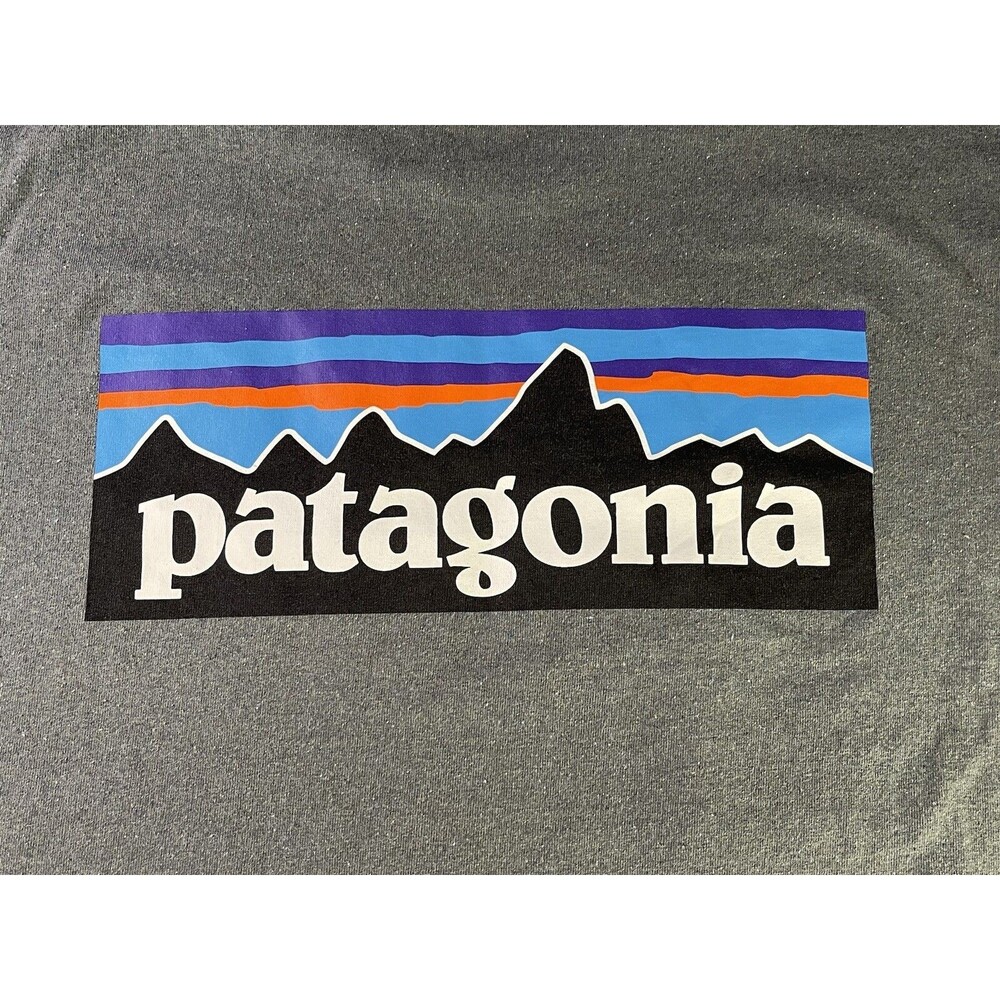 Men's Patagonia P-6 Logo Resonsibili-Tee Size Small Plume Grey Style #38504 - Picture 12 of 12